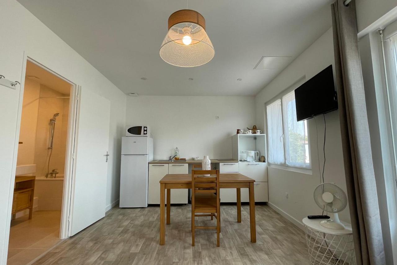 Le Bout Du Lac Studio Renove Avec Balcon Et Vue Sur La Montagne 안시 외부 사진
