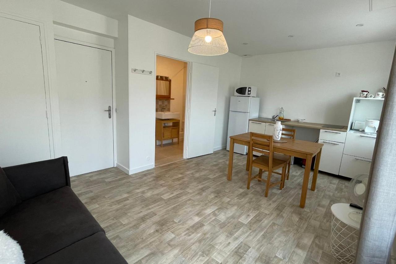 Le Bout Du Lac Studio Renove Avec Balcon Et Vue Sur La Montagne 안시 외부 사진